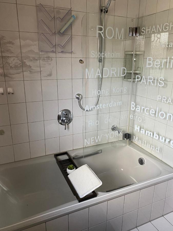 Moderne Neckarschleife Mit Klimaanlage Kirchheim am Neckar